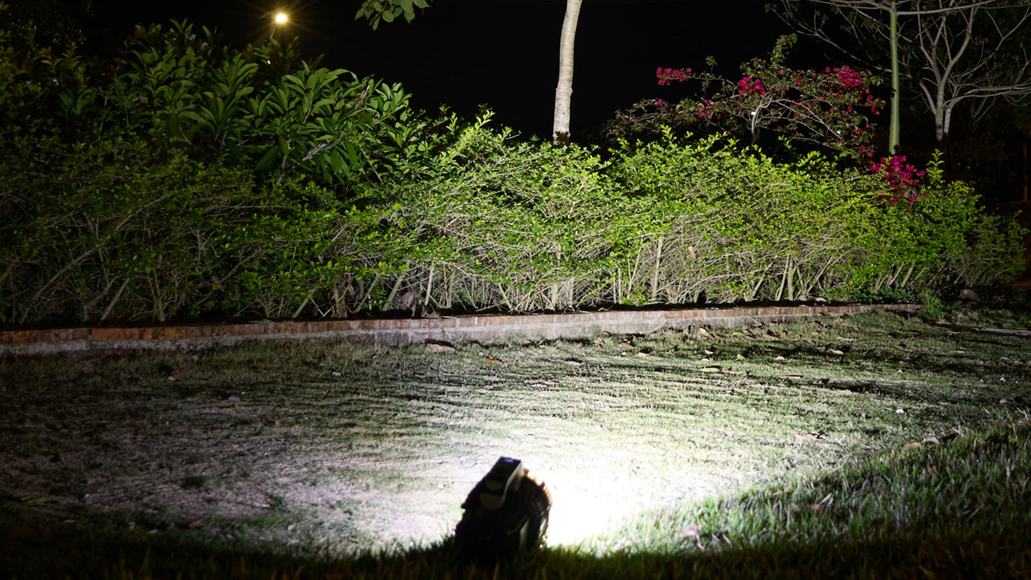 Hykoont LS018 Multi-Function Flashlight: The Ultimate Companion for Hiking and Camping