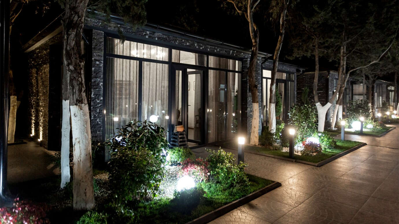The Different Types of Garden Lights and Their Applications